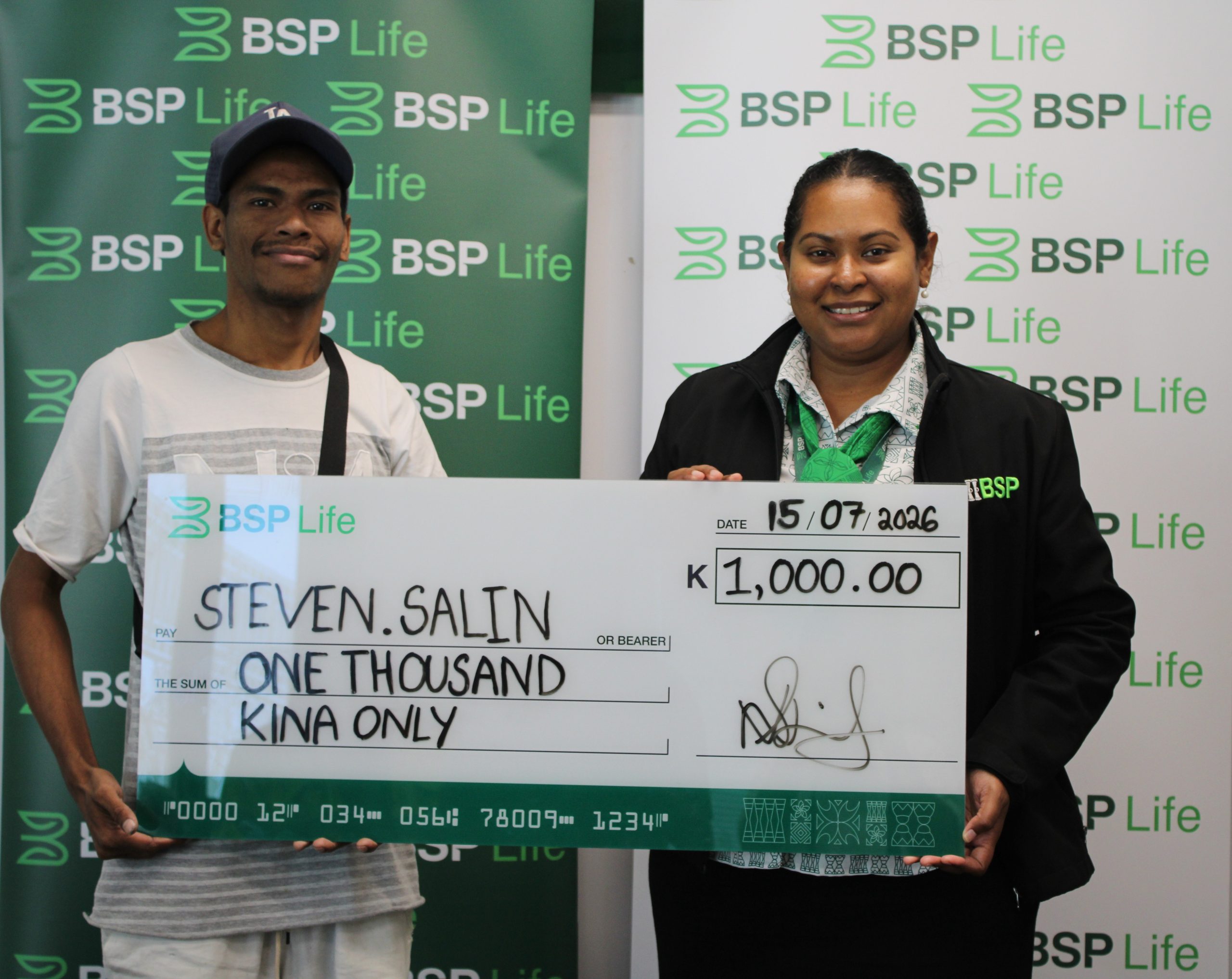 BSP Life PNG Business Development Manager - Adelaide Senior with winner Steven Salin